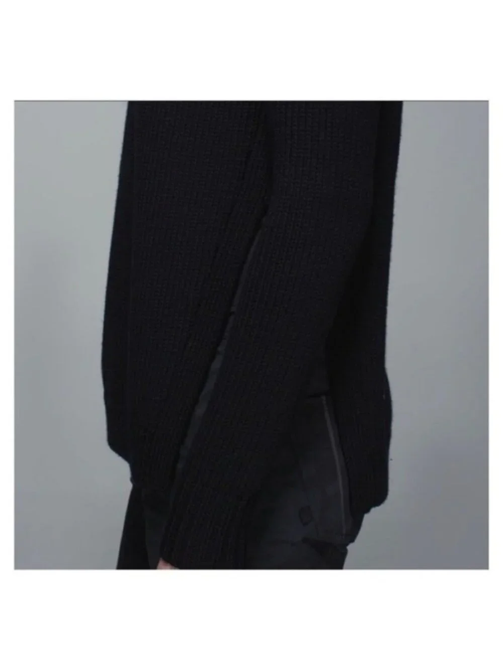LULULEMON Women’s Black Knit Sweater Side Vented Crewneck D10